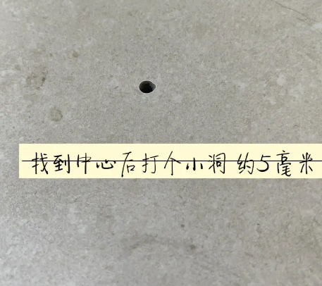 广饶瓷砖空鼓维修公司专业解答在瓷砖铺贴过程中，如果砂料搅拌不均匀，将会带来以下问题